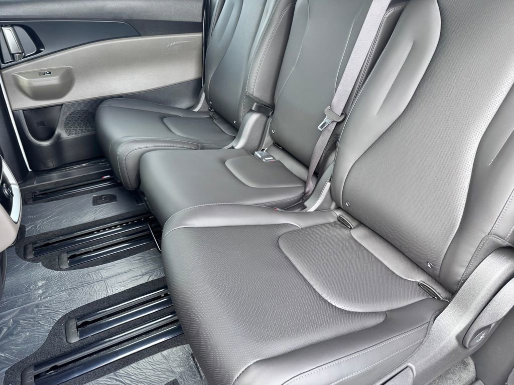 New 2026 Kia Carnival FWD image 27