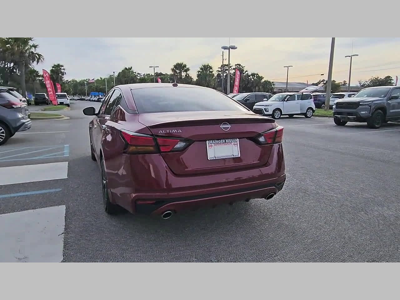 Used 2025 Nissan Altima 2.5 SV w/ SV Special Edition Package FWD image 29