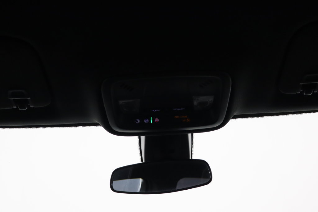 Used 2023 Chevrolet Traverse LS FWD image 24