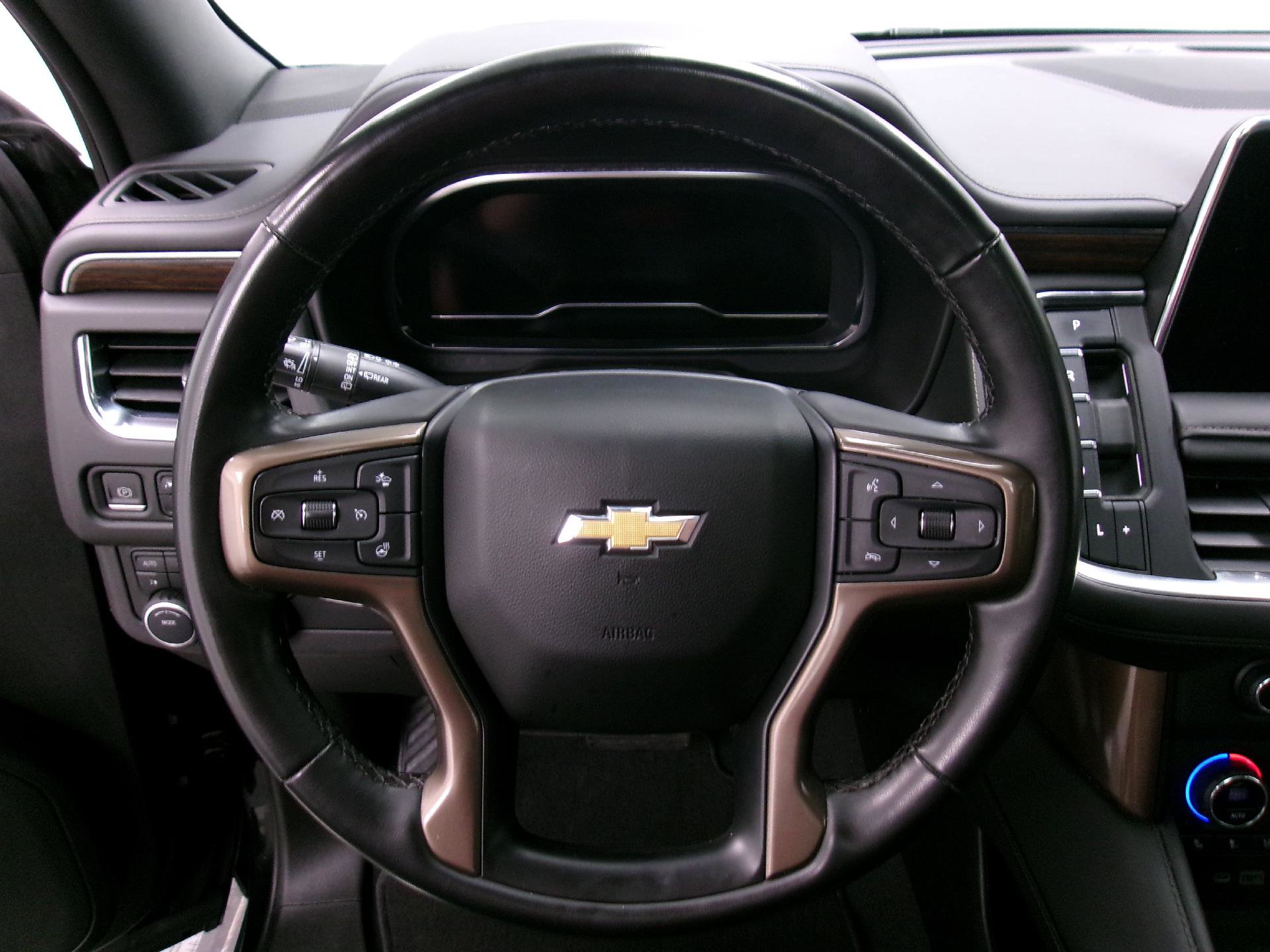 Used 2023 Chevrolet Suburban High Country AWD/4WD image 6