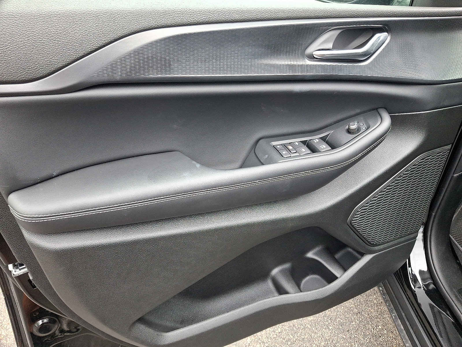 New 2025 Jeep Grand Cherokee L Altitude w/ Trailer Tow Package image 10