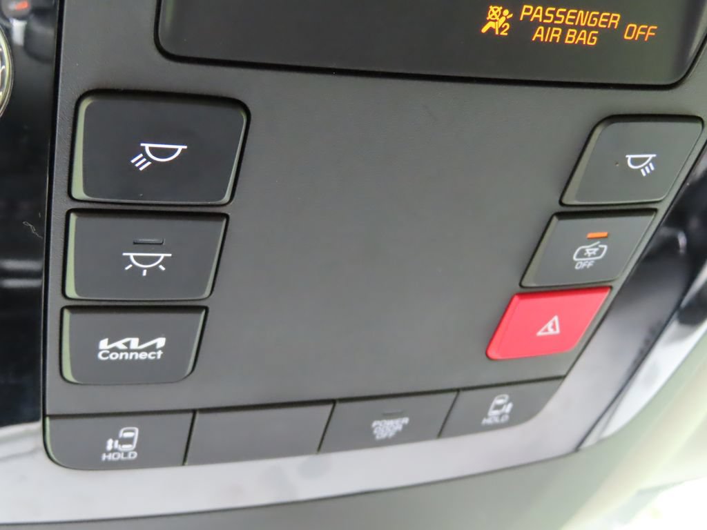 Certified 2025 Kia Carnival FWD image 13
