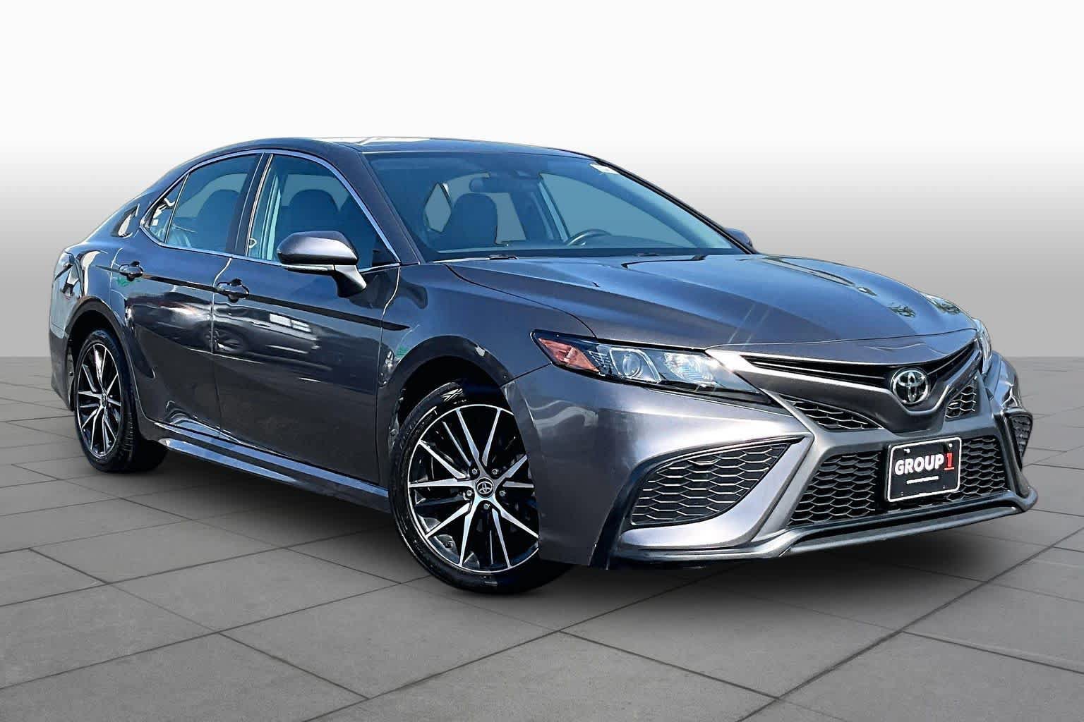 Certified 2024 Toyota Camry SE FWD image 3