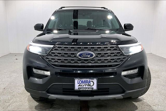 Used 2022 Ford Explorer XLT w/ XLT Sport Appearance Package image 2