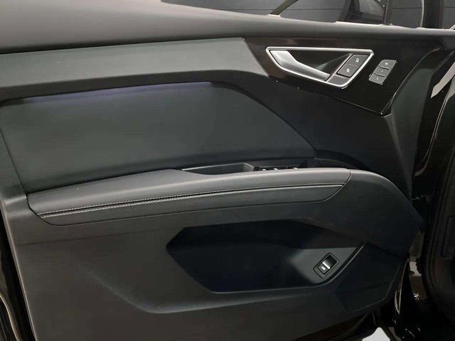 Used 2024 Audi Q4 e-tron Premium w/ Convenience Package image 33