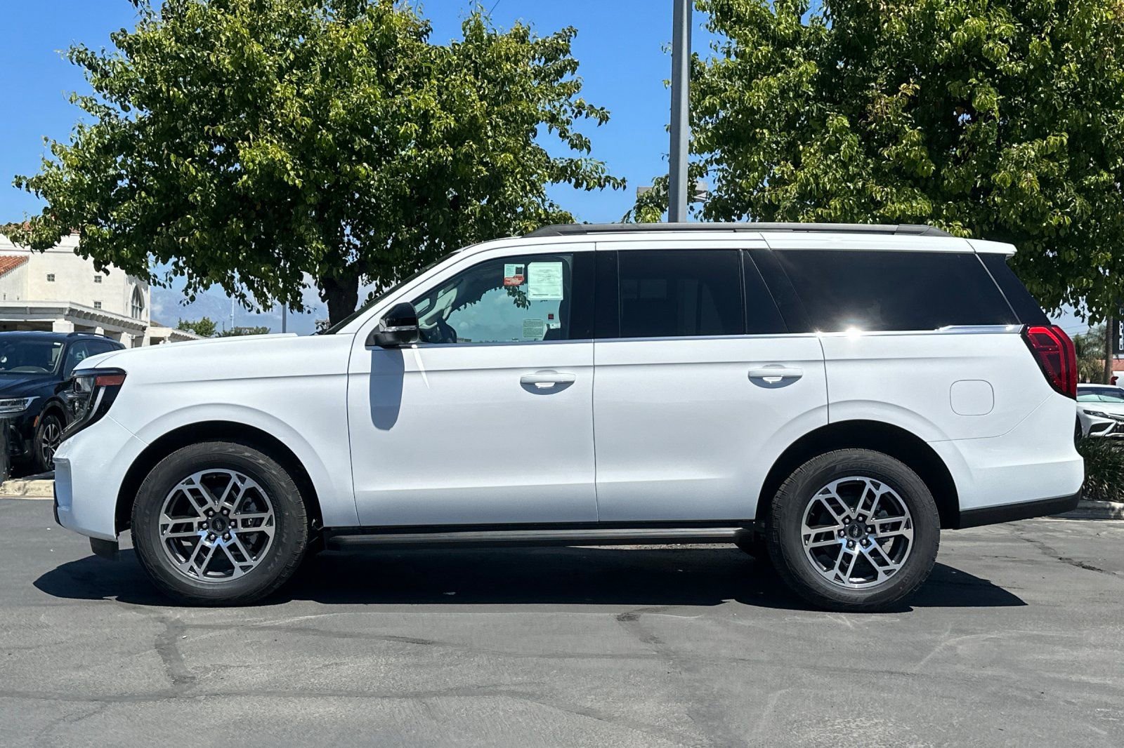New 2026 Ford Expedition Active image 7