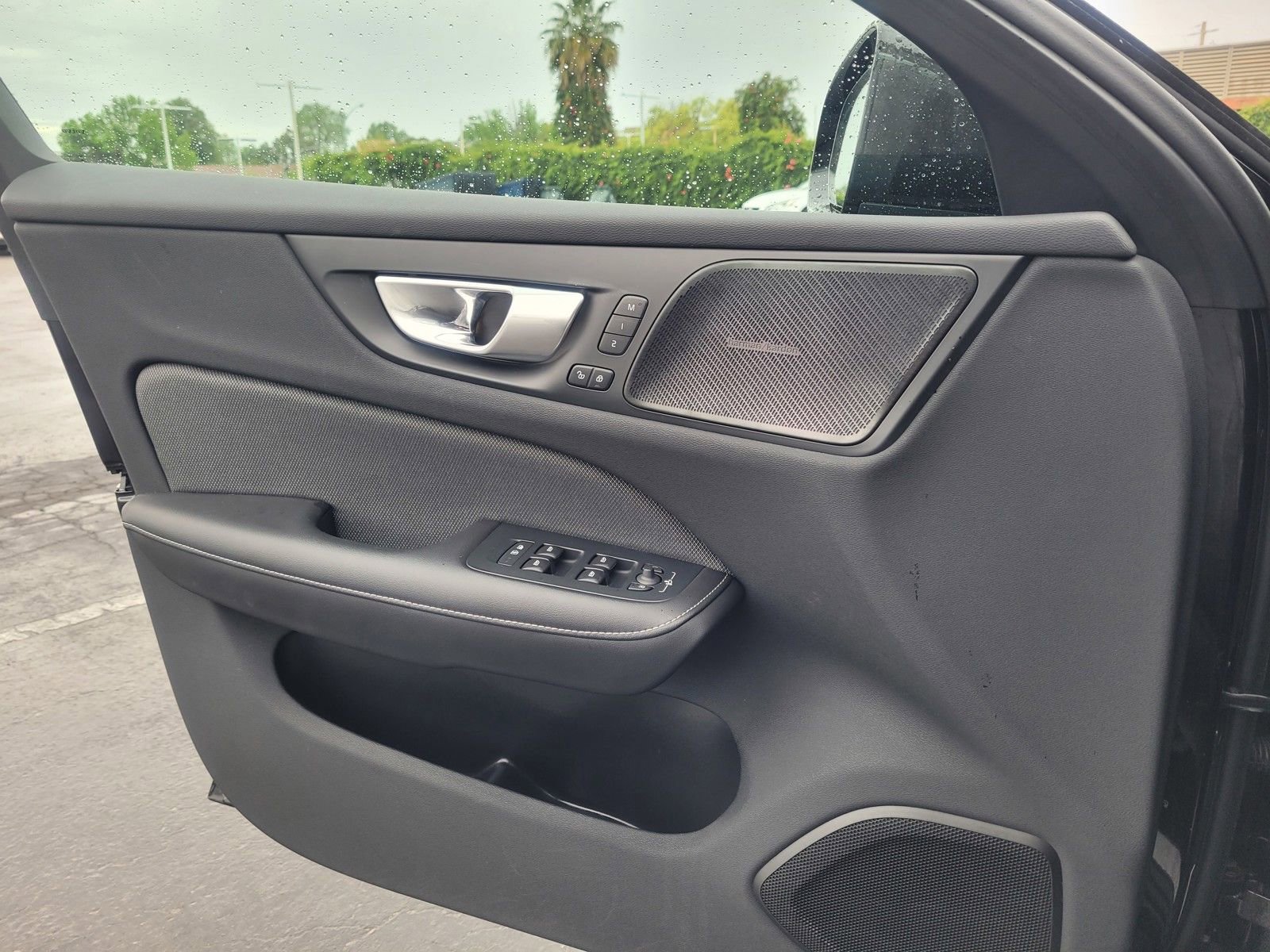 Used 2023 Volvo S60 T8 Ultimate w/ Climate Package image 15