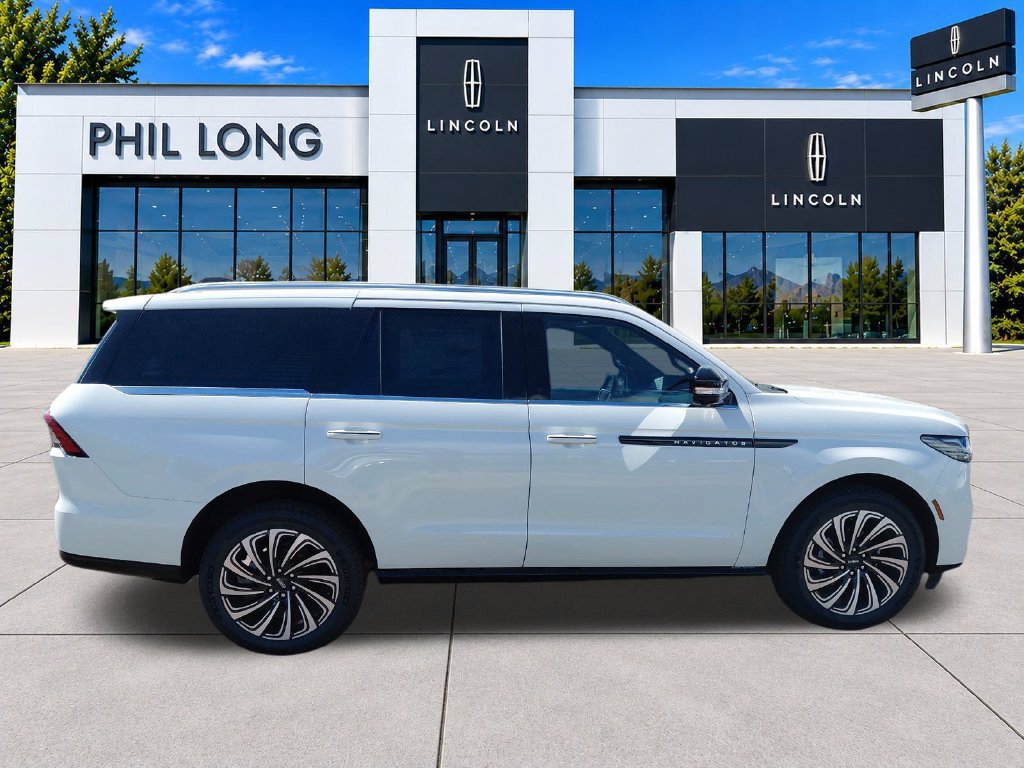 New 2026 Lincoln Navigator Black Label AWD/4WD image 9