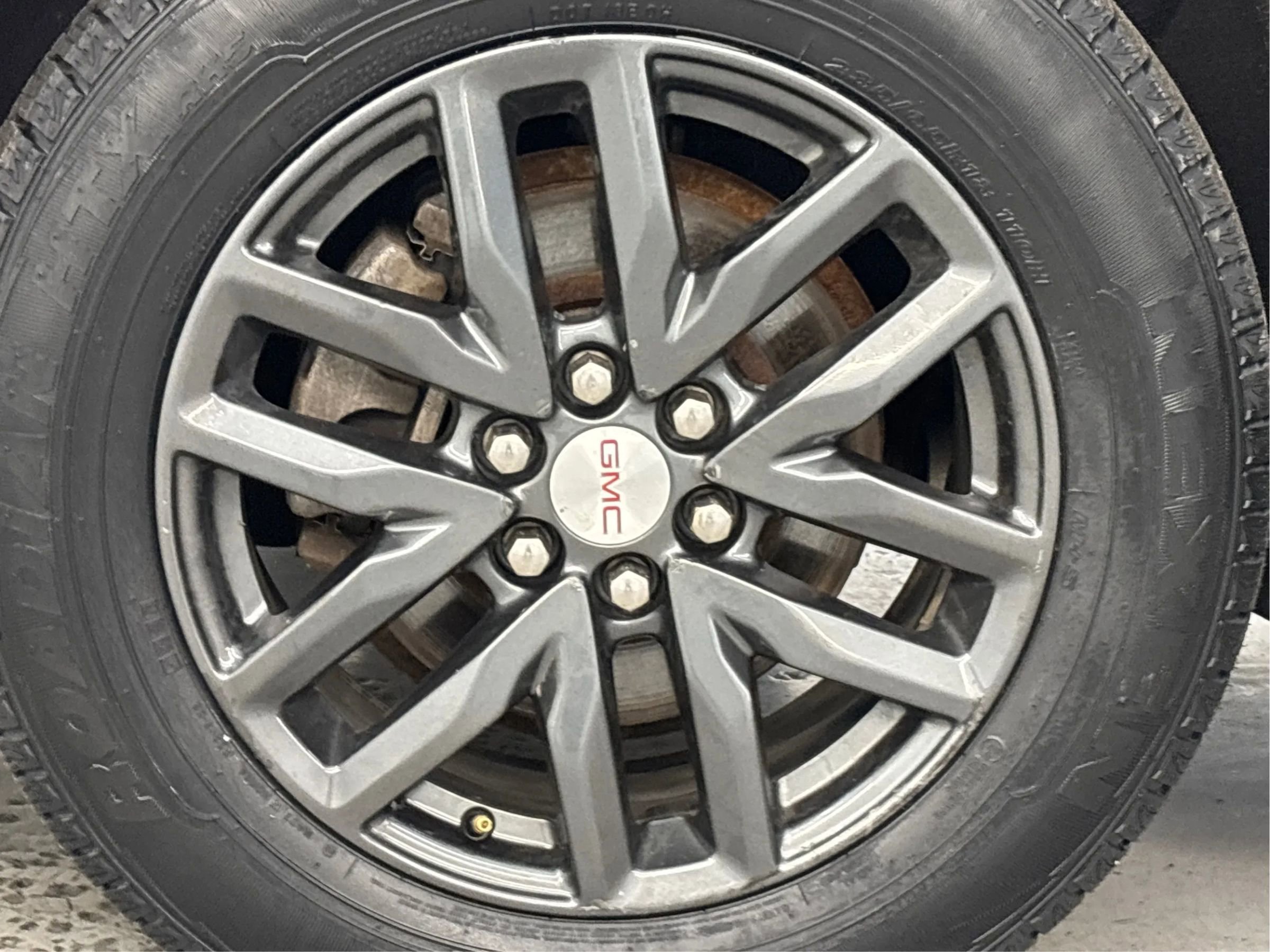 Used 2018 GMC Acadia SLT image 31