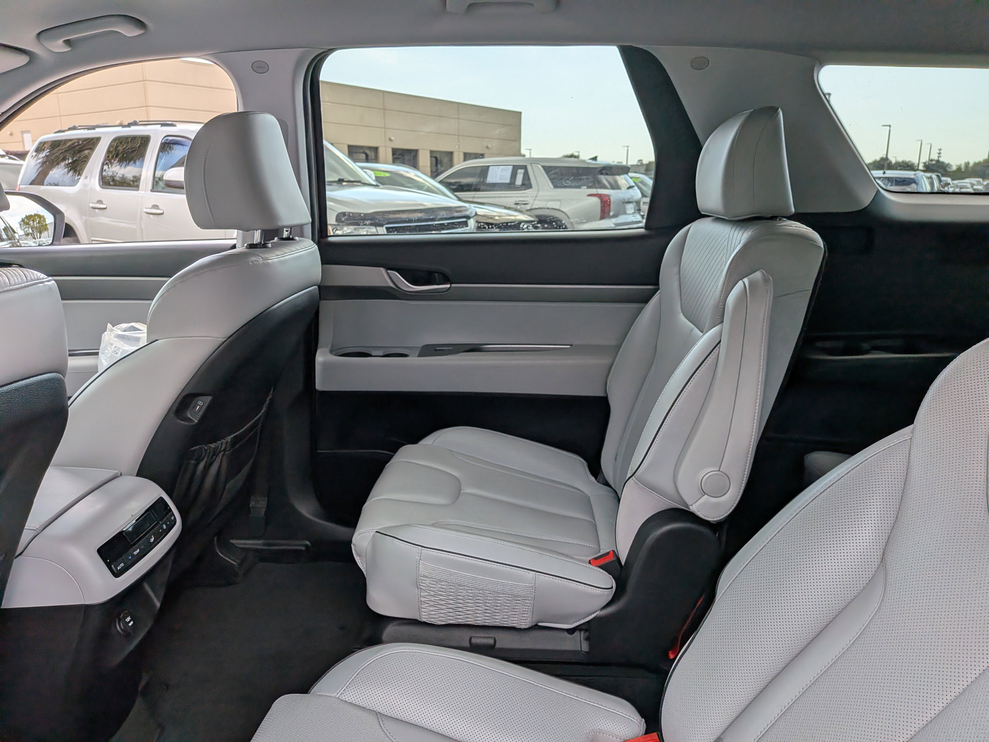 Used 2023 Hyundai Palisade SEL image 15