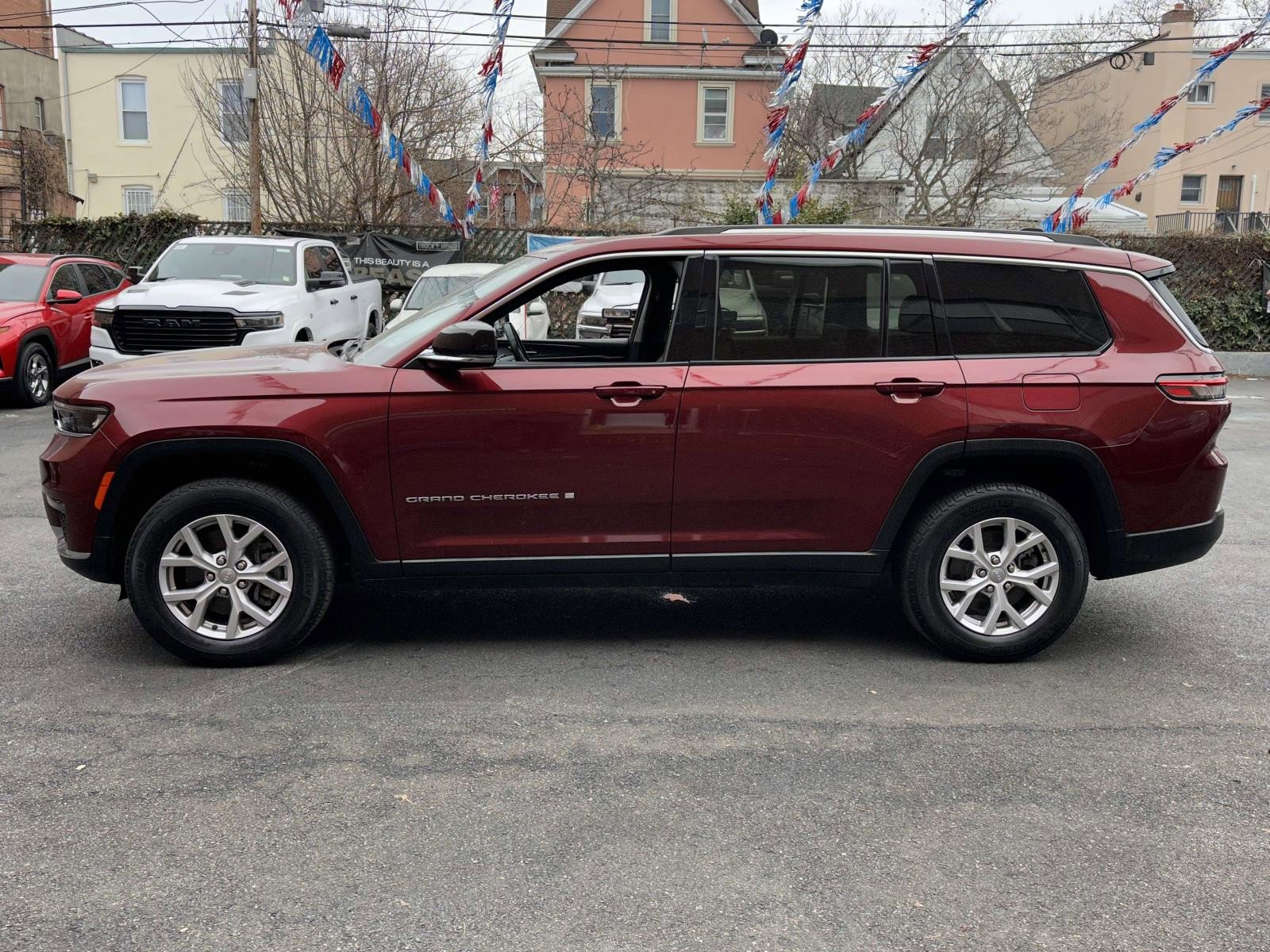 Used 2022 Jeep Grand Cherokee L Limited image 7