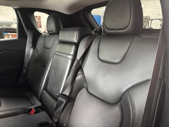 Used 2019 Jeep Cherokee Limited AWD/4WD image 19