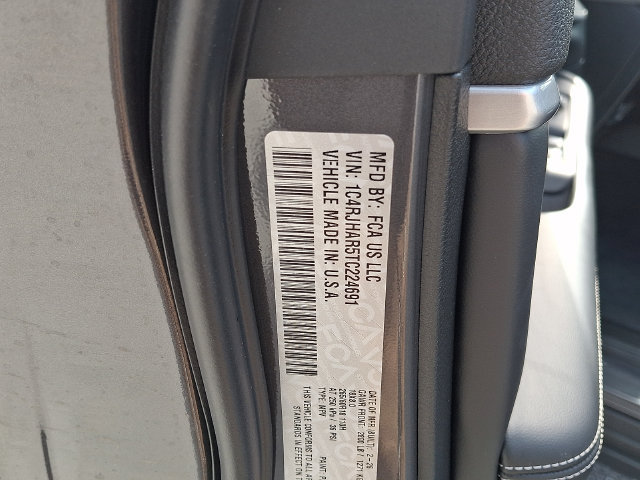 New 2026 Jeep Grand Cherokee Altitude AWD/4WD image 18
