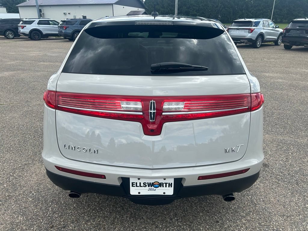 Used 2019 Lincoln MKT AWD image 6