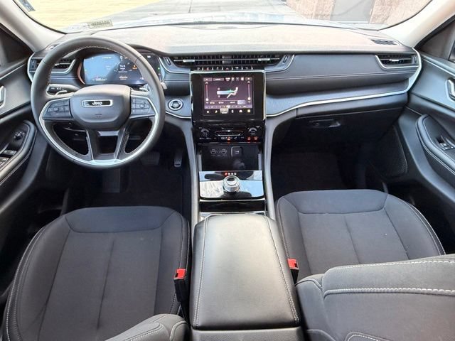 Certified 2023 Jeep Grand Cherokee Laredo RWD image 13