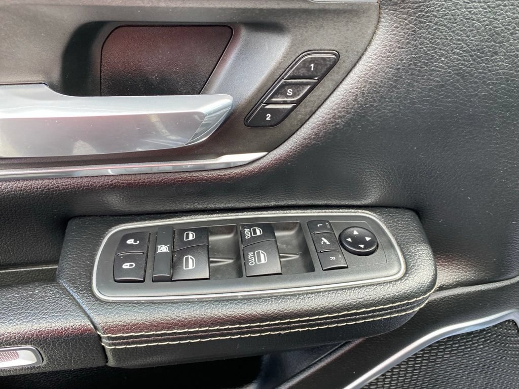 Used 2020 RAM 1500 Laramie AWD/4WD image 3
