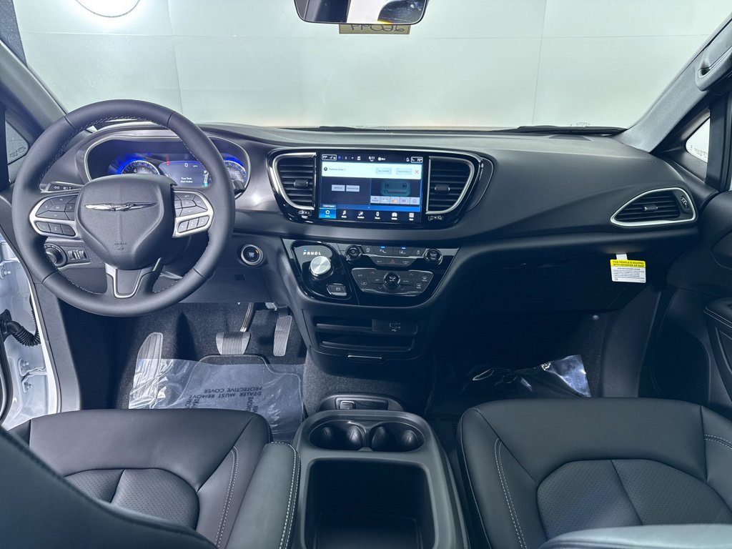 New 2026 Chrysler Voyager LX FWD image 3