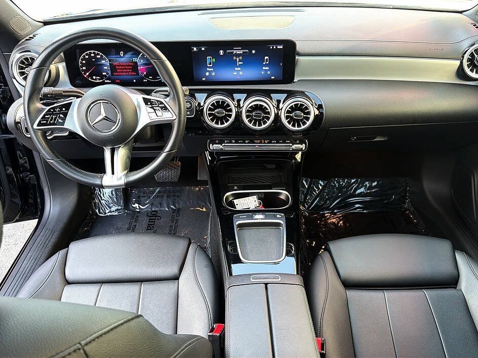 Used 2025 Mercedes-Benz CLA 250 4MATIC image 9