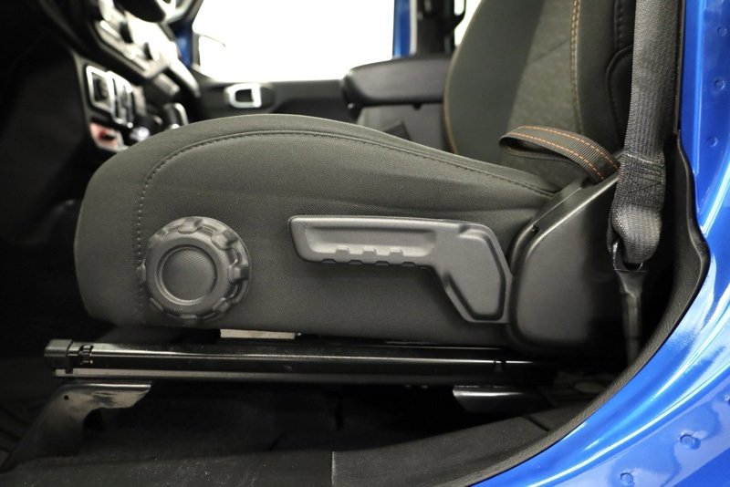 Used 2023 Jeep Gladiator Mojave w/ Cold Weather Group image 11