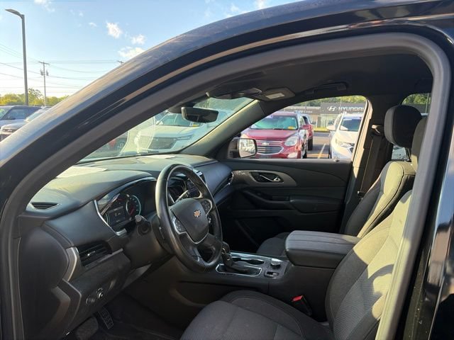 Used 2023 Chevrolet Traverse LT w/ Rear Camera Mirror Package AWD/4WD image 14