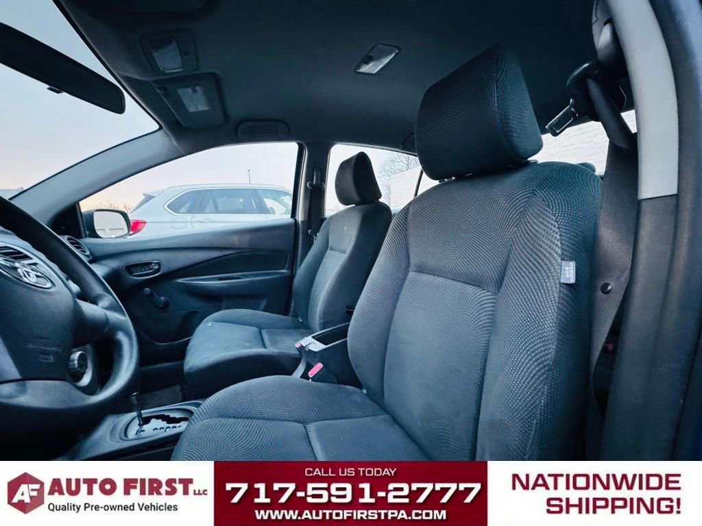 Used 2010 Toyota Yaris Sedan image 8