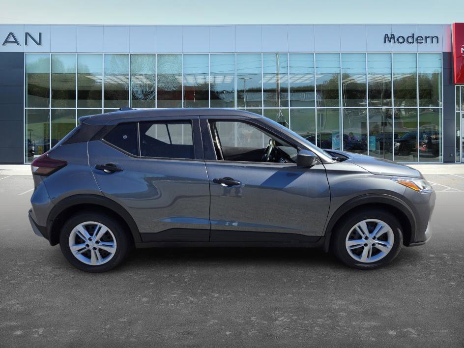 New 2025 Nissan Kicks S image 4