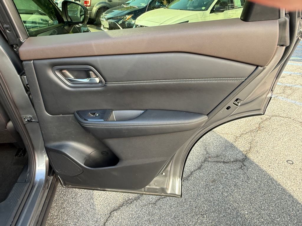 Used 2023 Nissan Rogue SL AWD/4WD image 29
