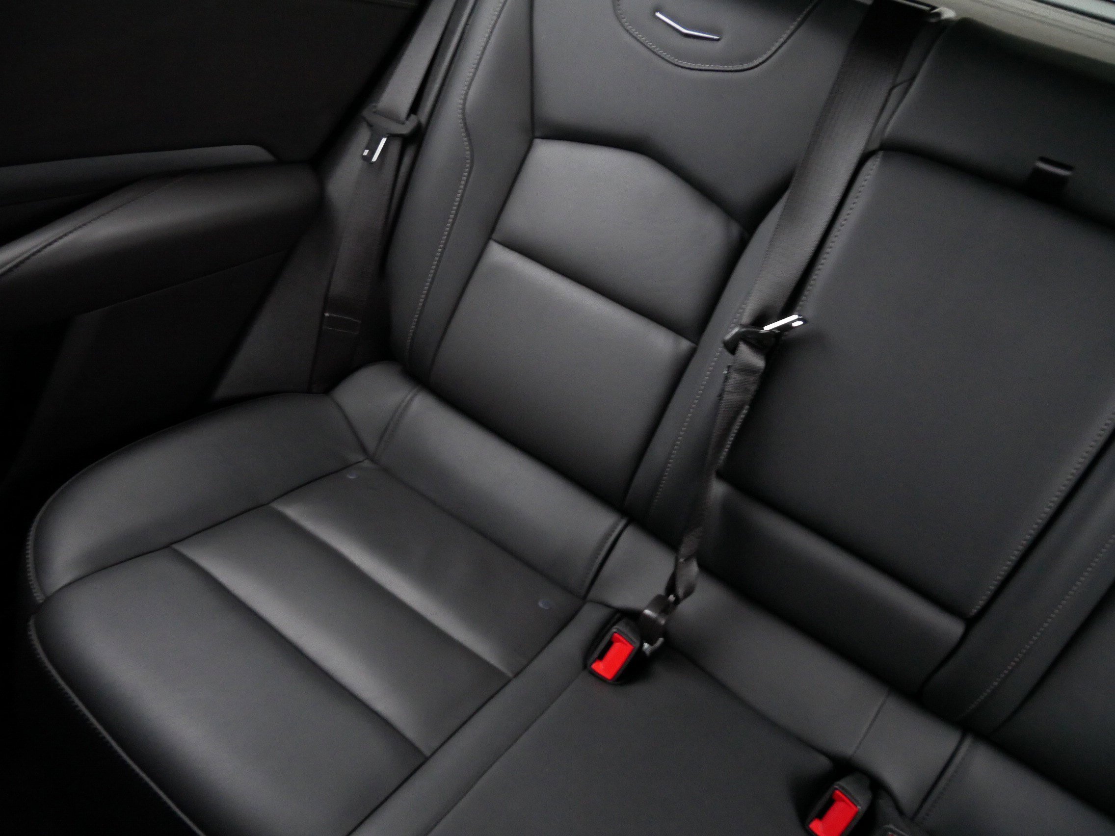 Used 2025 Cadillac XT4 Premium Luxury image 12