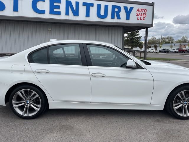 Used 2017 BMW 330i Sedan RWD image 12