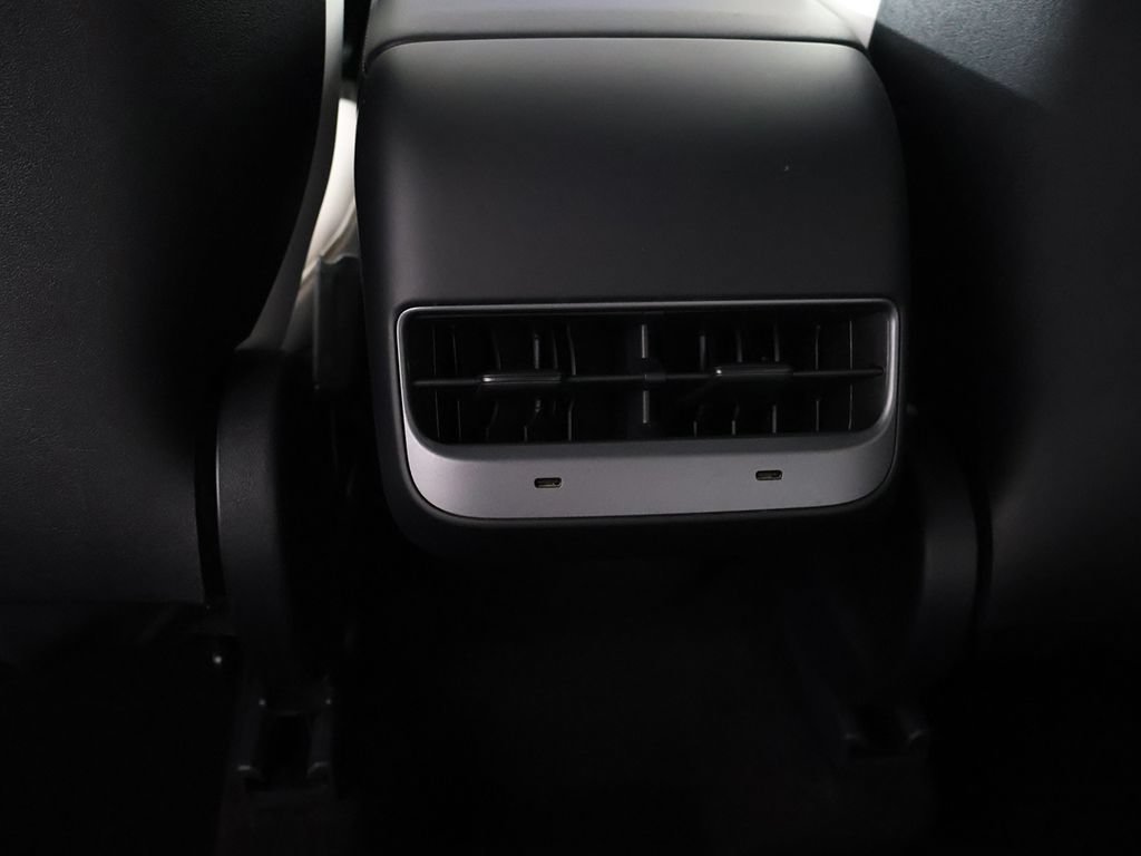 Used 2024 Tesla Model Y Performance AWD/4WD image 36