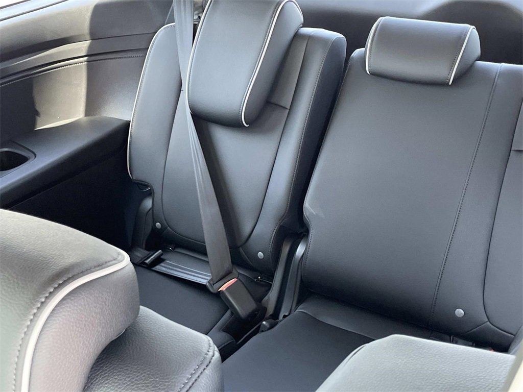 New 2026 Honda Odyssey Touring image 10