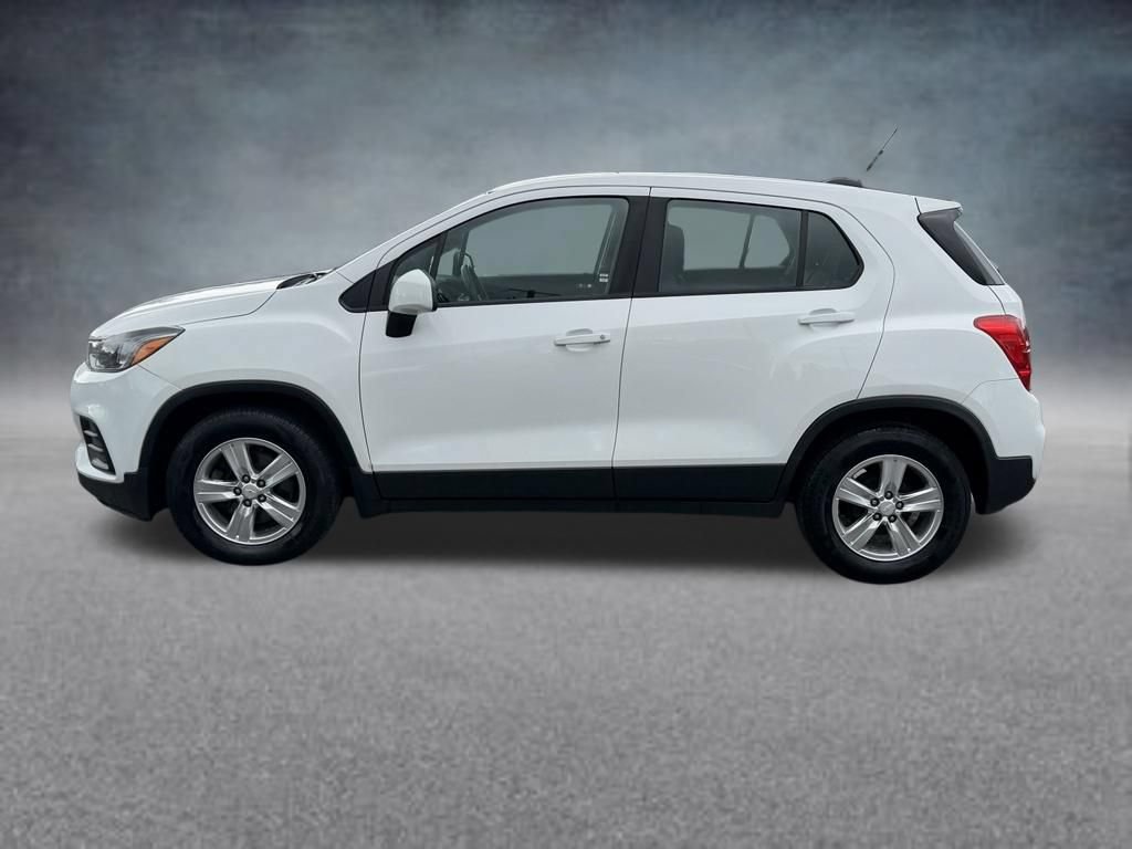 Used 2019 Chevrolet Trax LS w/ Air And Auto Package FWD image 2