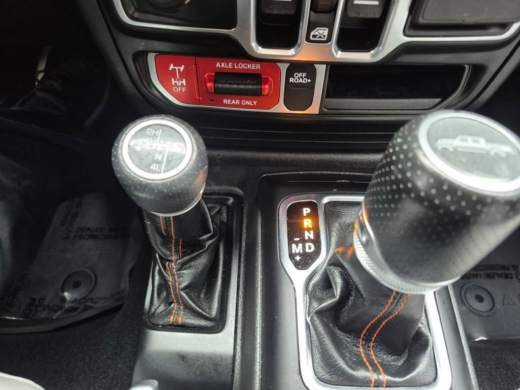 Used 2022 Jeep Gladiator Mojave w/ Cold Weather Group image 18