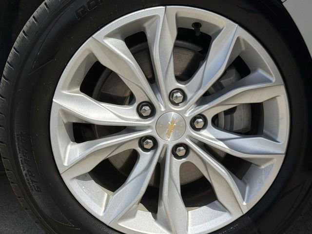 Used 2025 Chevrolet Malibu LT FWD image 12