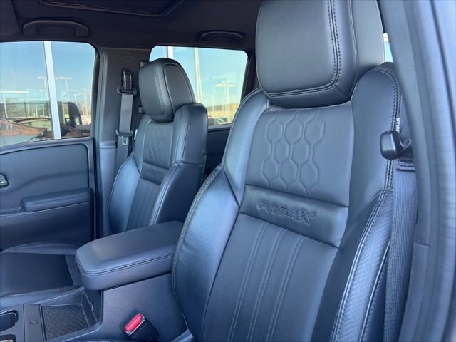 Used 2022 Nissan Frontier PRO-4X w/ Pro-4X Premium Package image 9