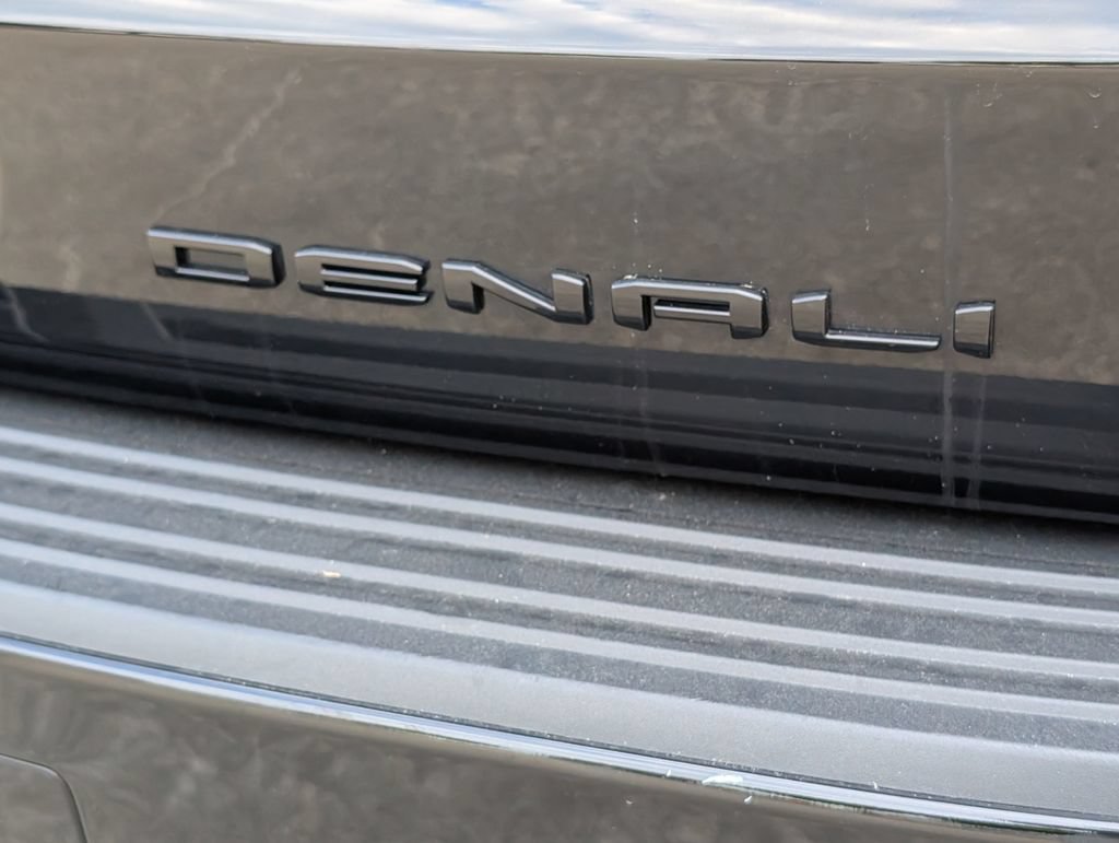 Used 2023 GMC Yukon XL Denali Ultimate AWD/4WD image 37
