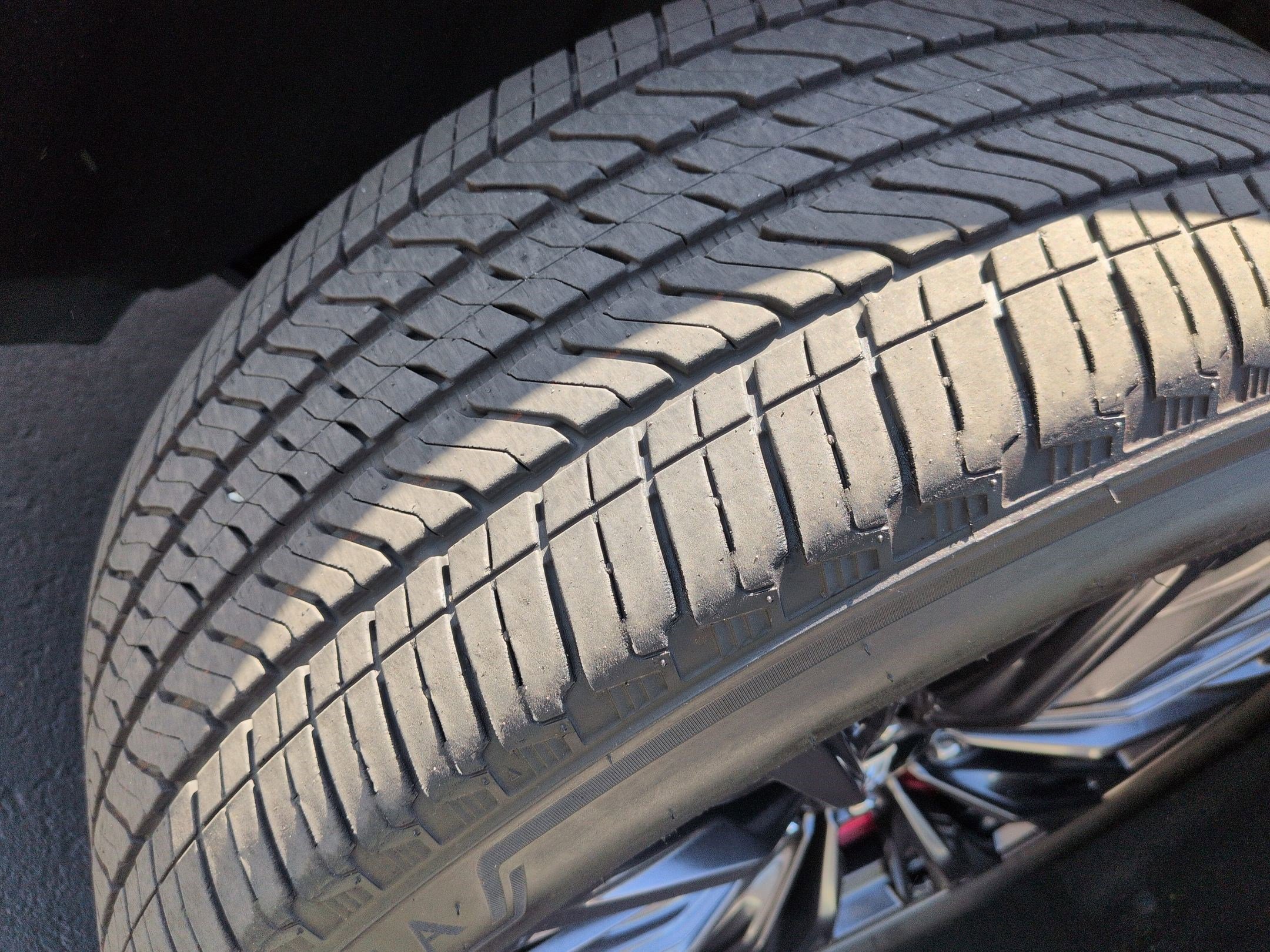 Used 2023 Cadillac Escalade V w/ LPO, ONYX Package AWD/4WD image 12