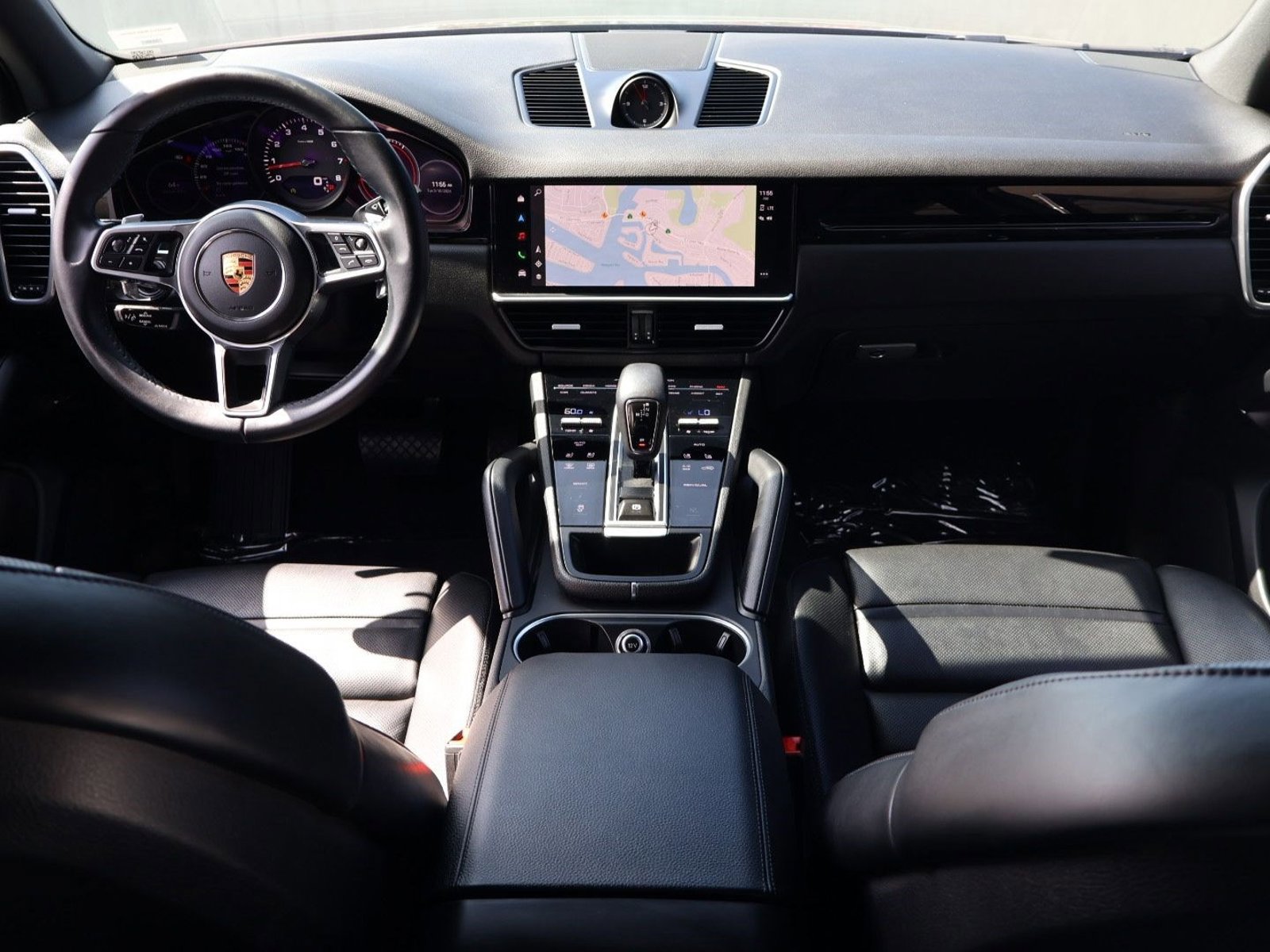 Certified 2023 Porsche Cayenne Platinum Edition image 20