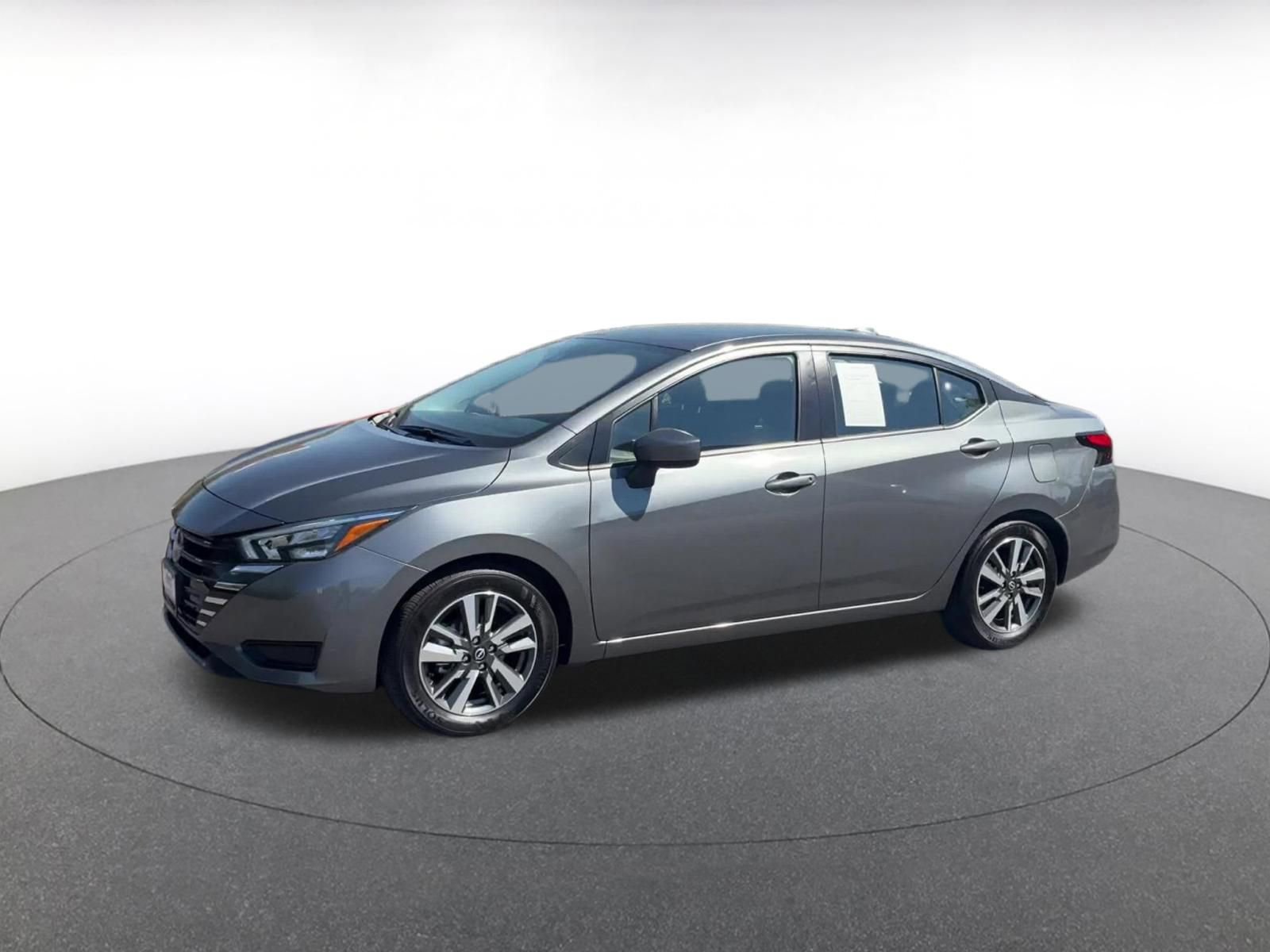 Used 2025 Nissan Versa SV image 8