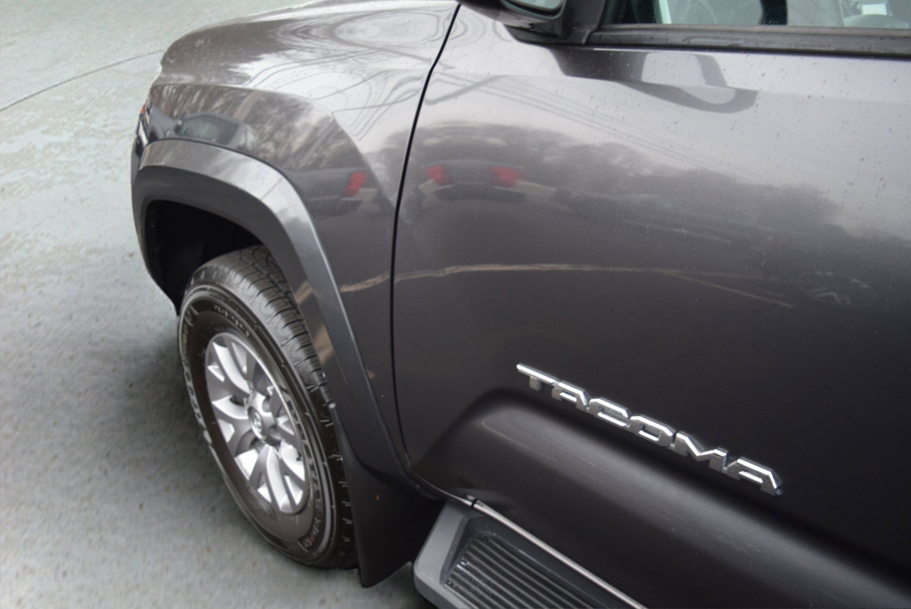 Used 2017 Toyota Tacoma SR5 w/ Tow Package image 10