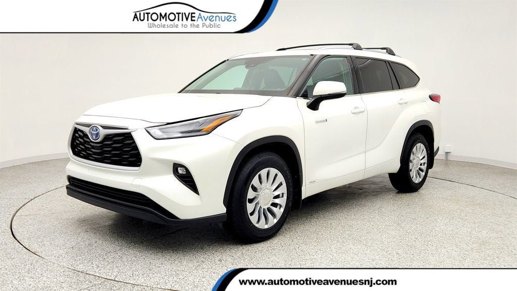 Used 2021 Toyota Highlander XLE image 1