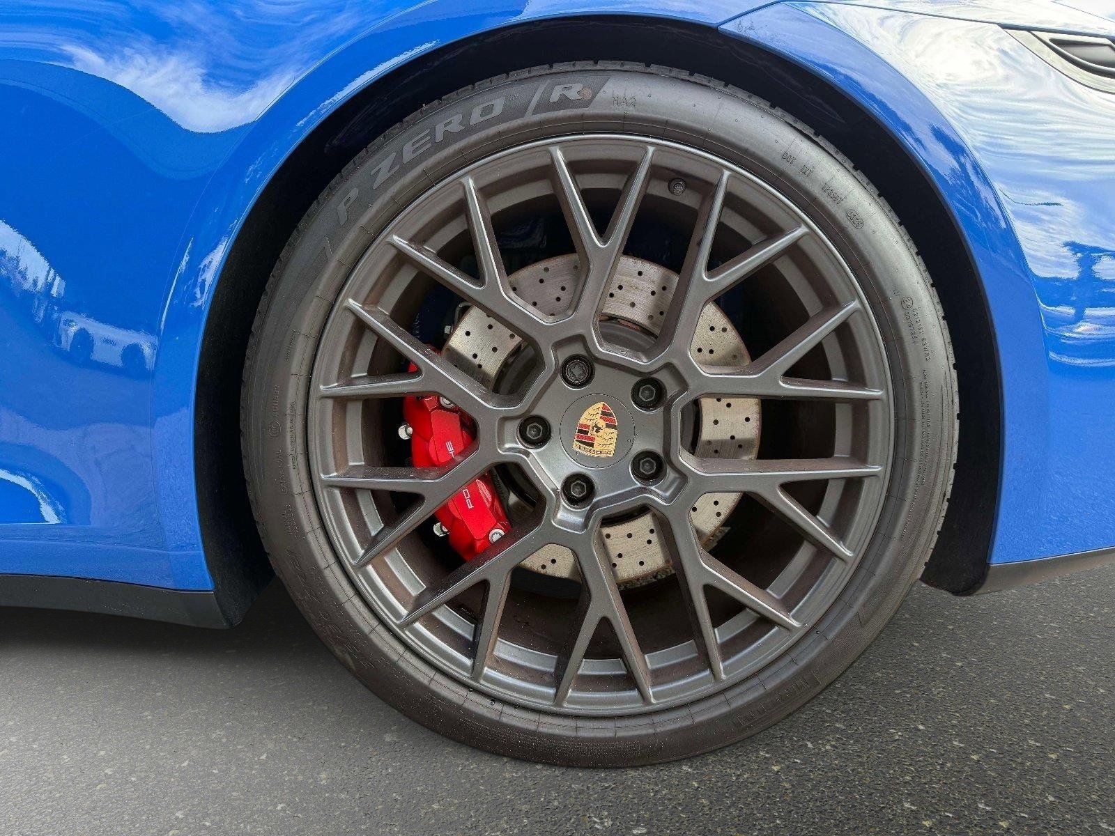 Used 2025 Porsche 911 Carrera GTS image 16