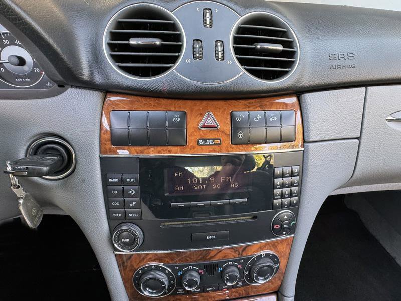 Used 2006 Mercedes-Benz CLK 350 Cabriolet w/ Premium Pkg image 27
