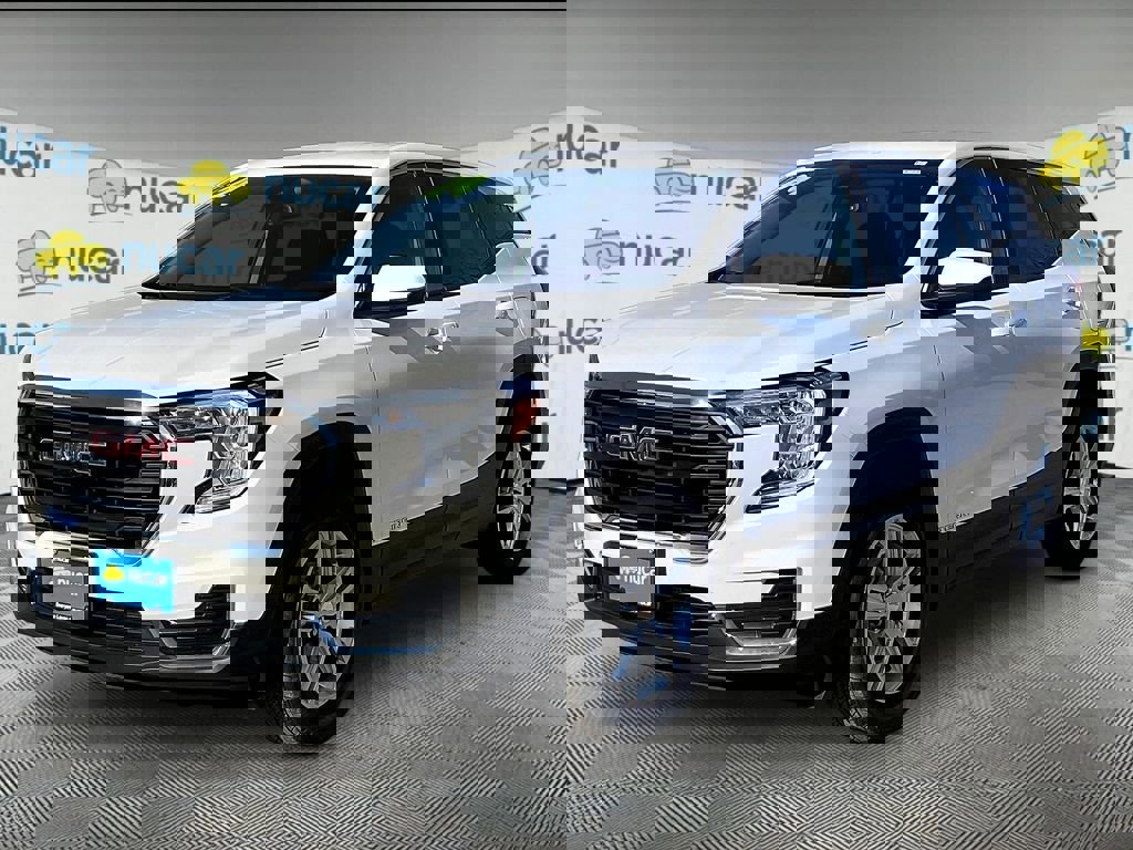 Used 2024 GMC Terrain SLE image 3