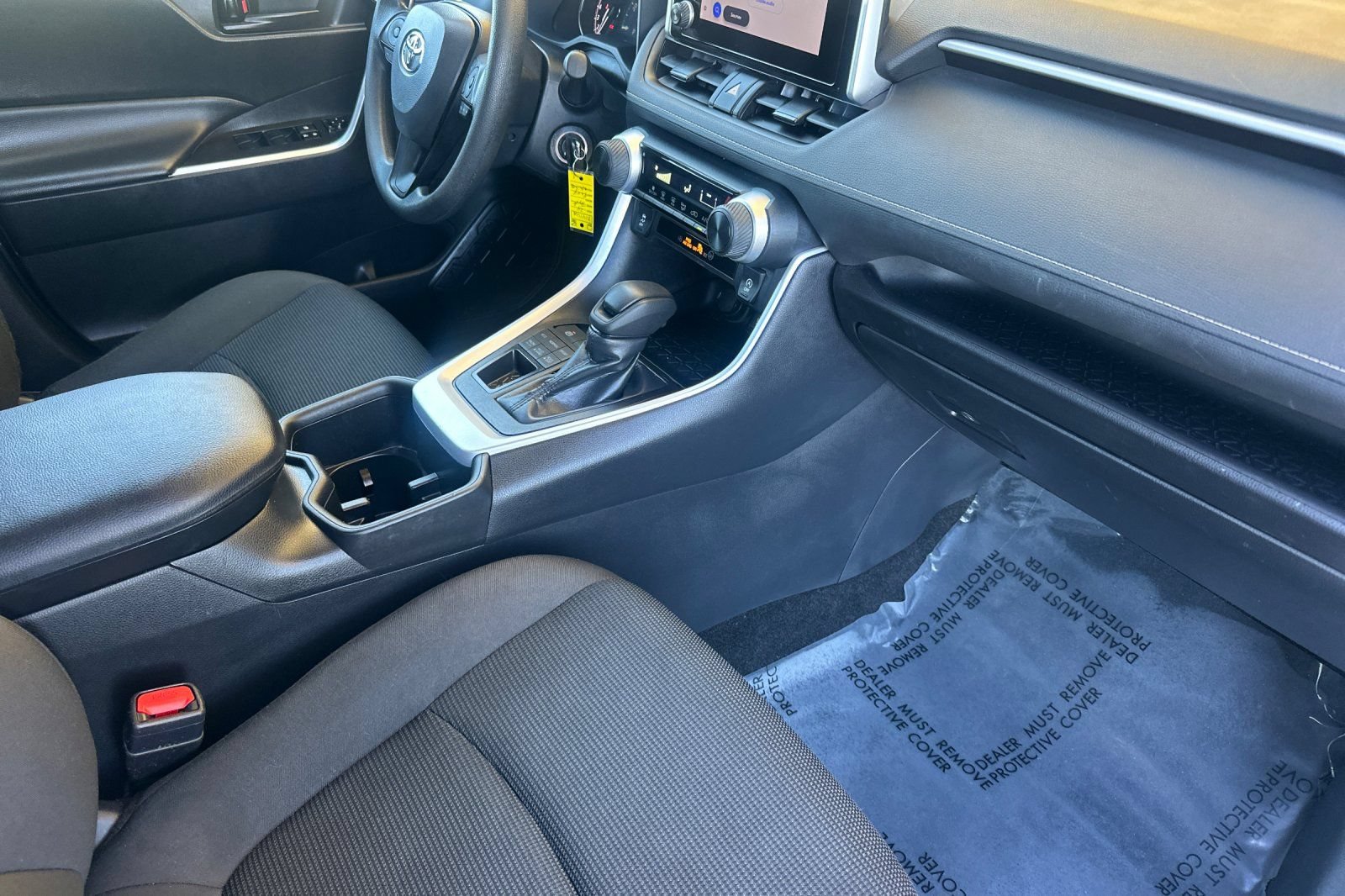 Used 2024 Toyota RAV4 LE AWD/4WD image 19