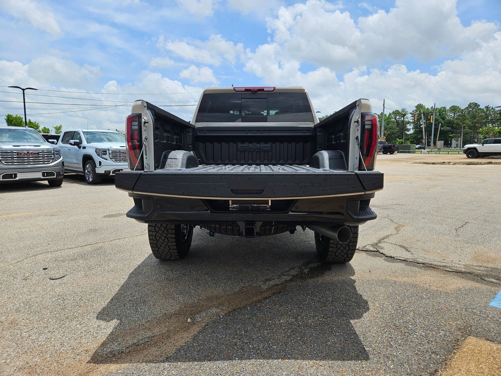 New 2026 GMC Sierra 2500 AT4X AWD/4WD image 4
