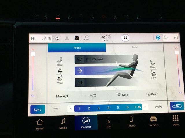 Used 2023 Jeep Grand Cherokee L Limited w/ Luxury Tech Group II image 21