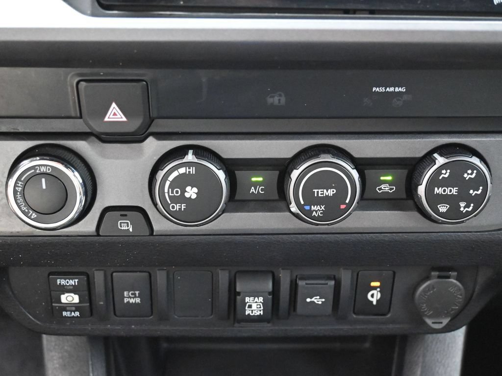 Used 2020 Toyota Tacoma TRD Off-Road AWD/4WD image 22