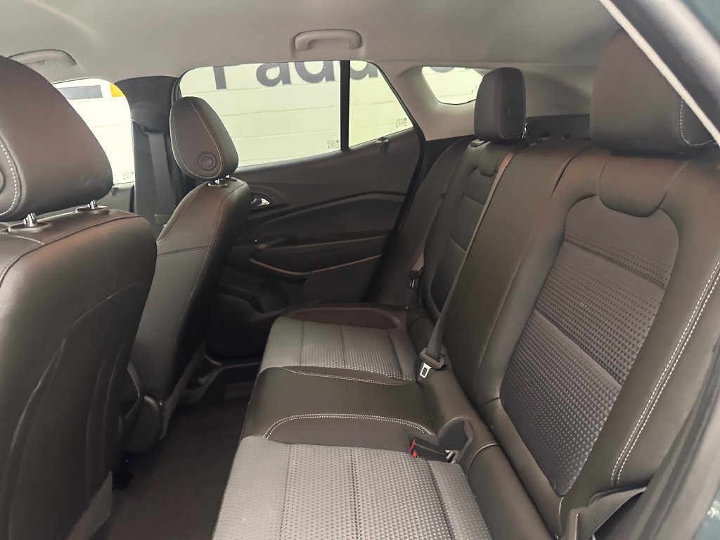 Used 2026 Chevrolet Trax LT w/ LT Convenience Package FWD image 23
