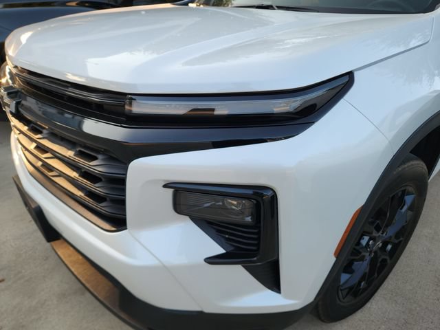 Used 2025 Chevrolet Traverse LT w/ Midnight/Sport Edition FWD image 8
